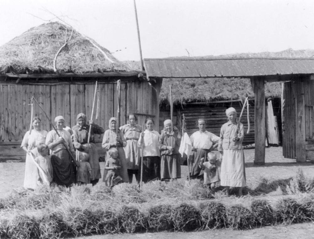 Тулонсари 1930 г. Бараки в СССР 1930. Фото семьи советского Союза 1930 года. Канал 1930 годы