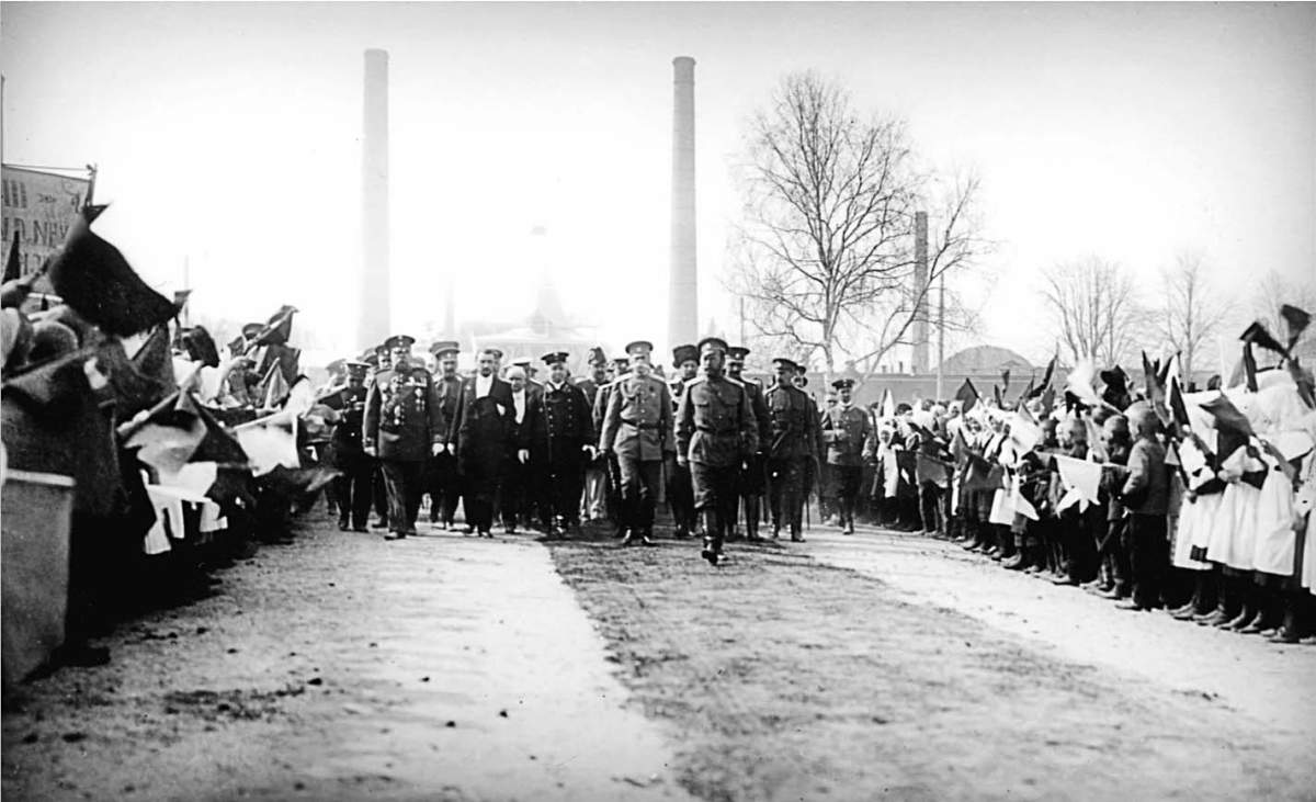 Посещение Императором Николаем II Бежецка (Тверская губ.). 15 апреля 1915 года